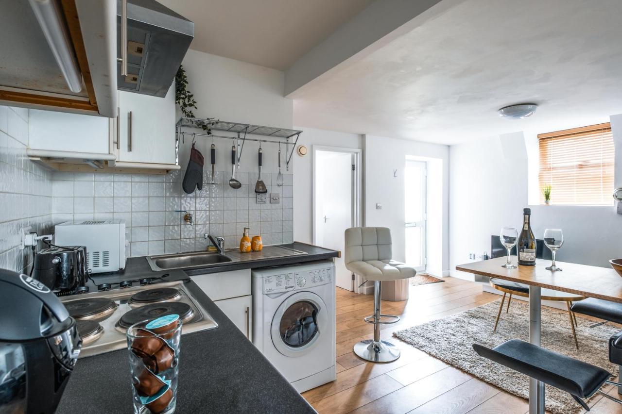 Cosy Flat In Free Parking Area, Next To Bus Stop Brighton Exterior foto