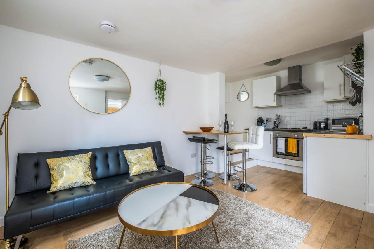 Cosy Flat In Free Parking Area, Next To Bus Stop Brighton Exterior foto